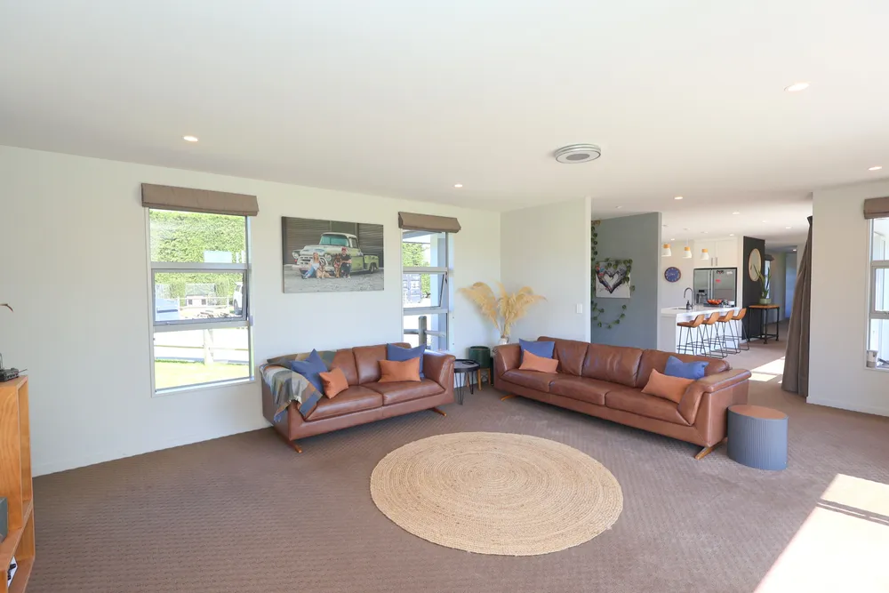 Photos of 225A Pomona Road East