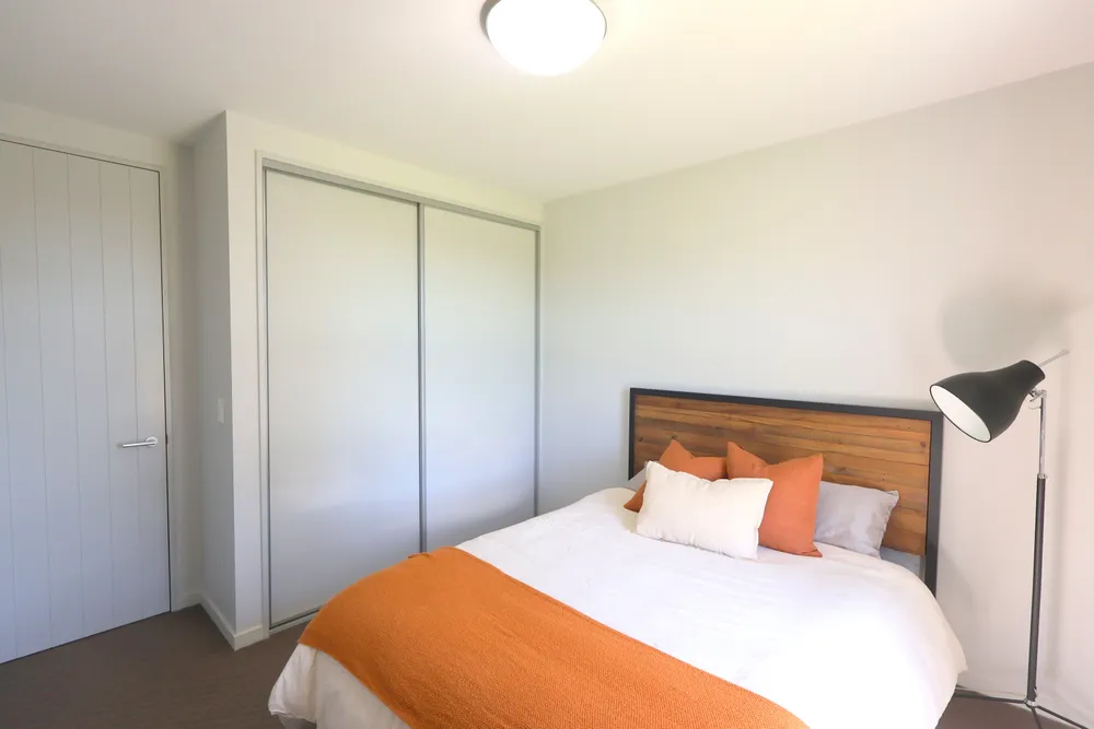 Photos of 225A Pomona Road East