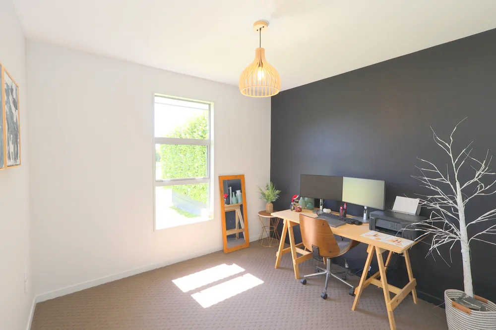 Photos of 225A Pomona Road East