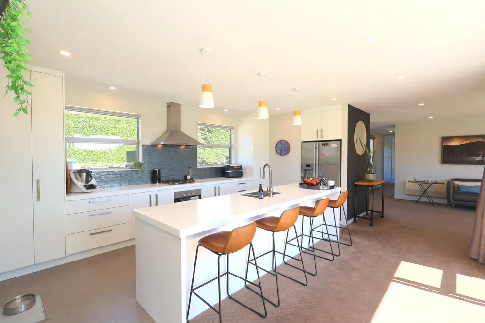 Photos of 225A Pomona Road East