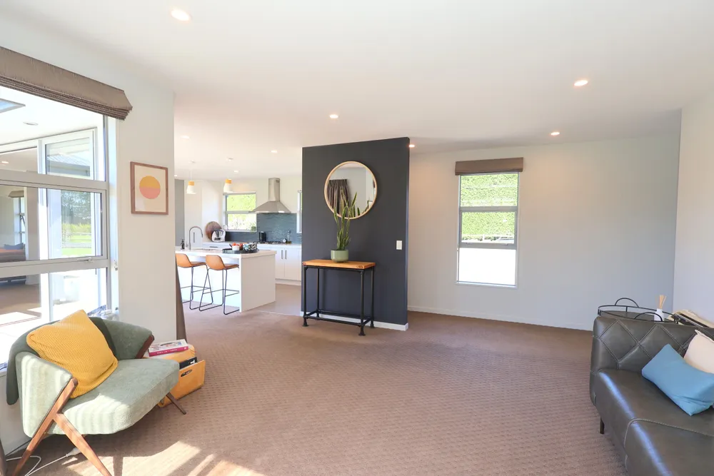 Photos of 225A Pomona Road East