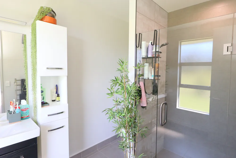 Photos of 225A Pomona Road East
