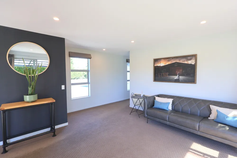Photos of 225A Pomona Road East