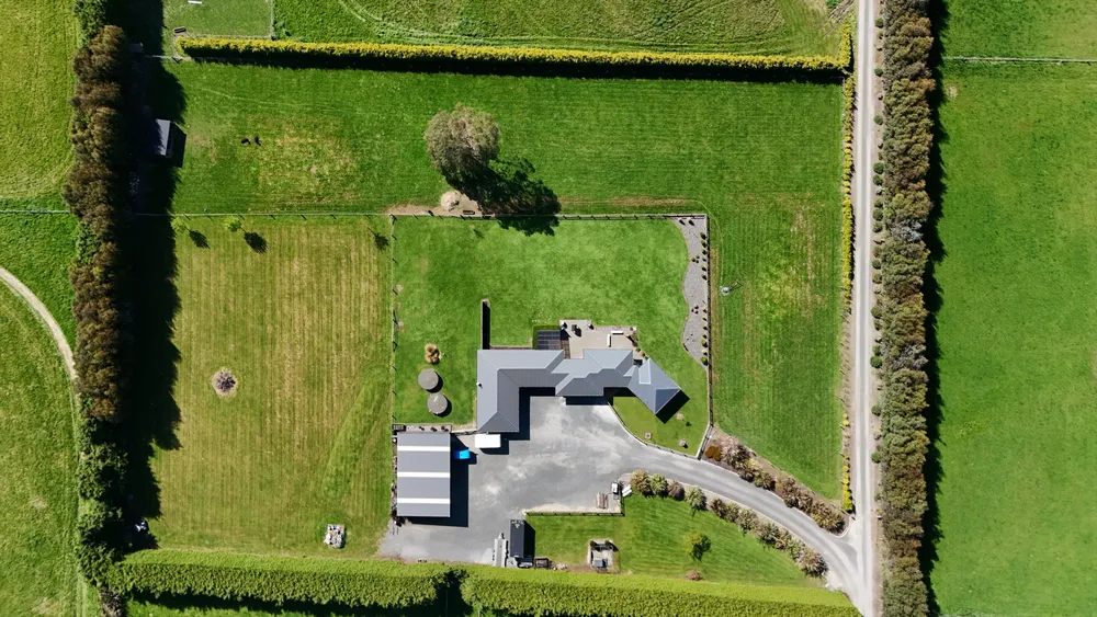 Photos of 225A Pomona Road East