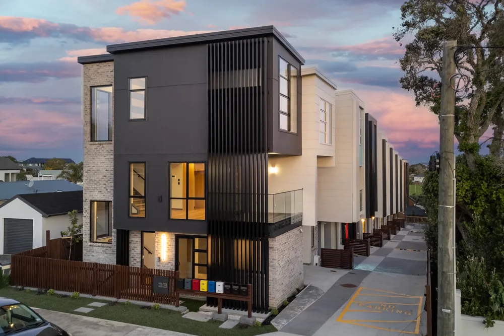 Photos of 33 Williamson Avenue