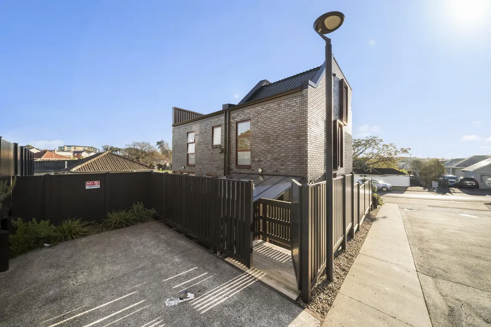 Photos of 61B Freeland Avenue