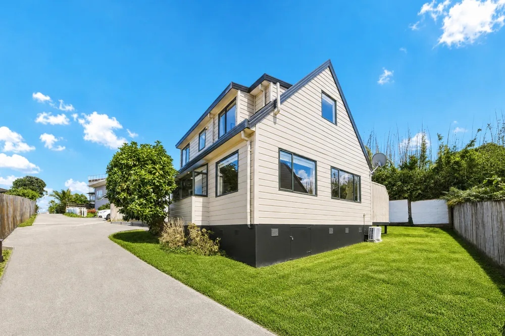 Photos of 2/172 Chivalry Road