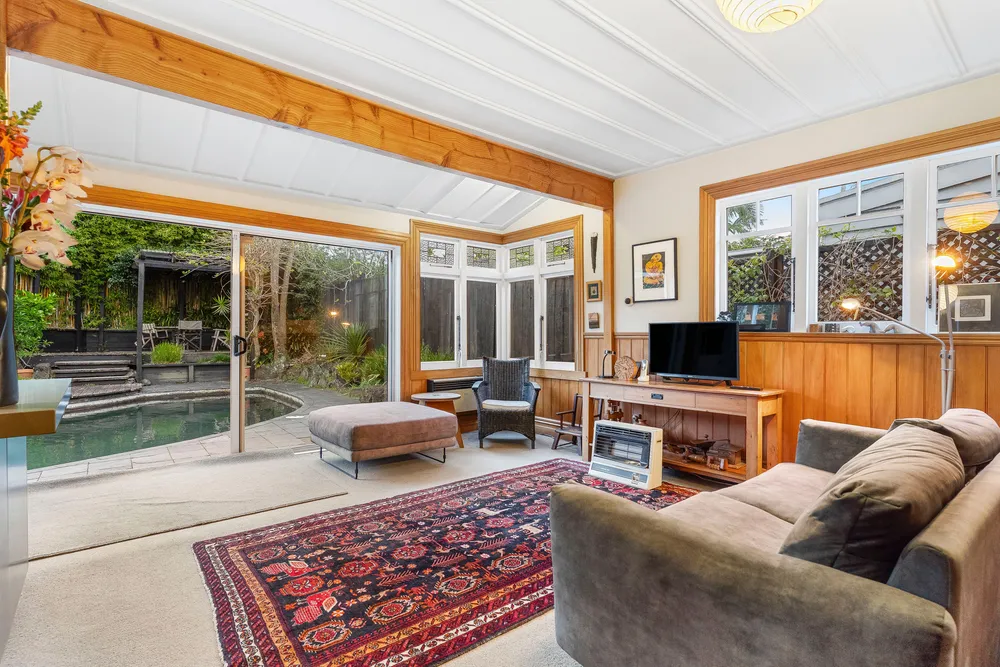 Photos of 8 Paget Street