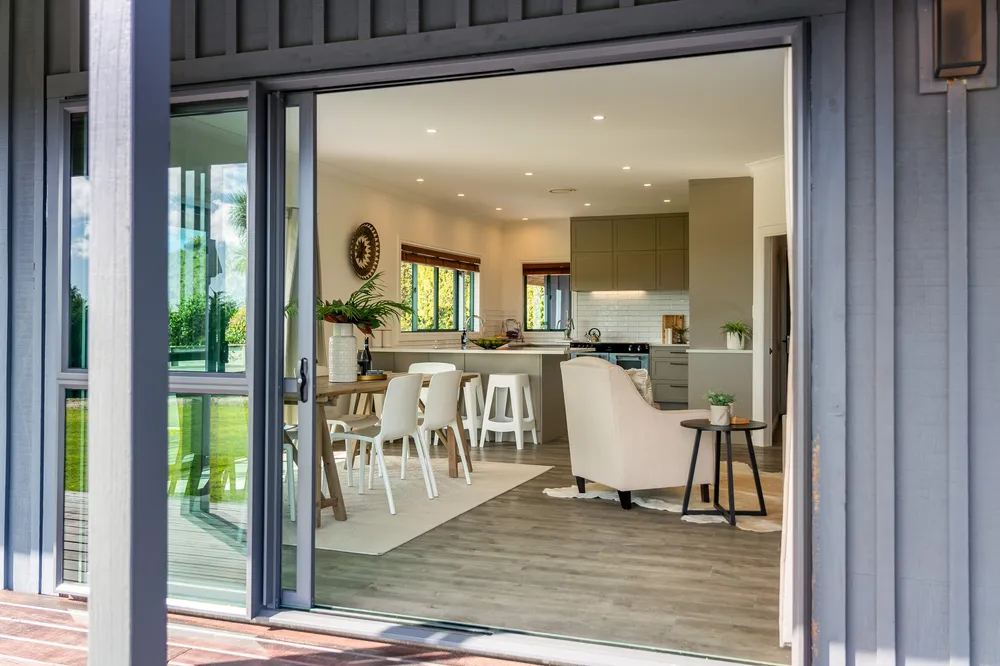 Photos of 75E Paremata Haywards Road