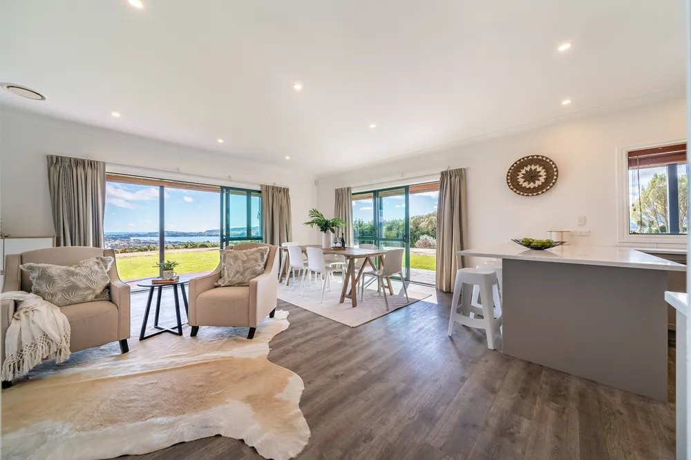 Photos of 75E Paremata Haywards Road