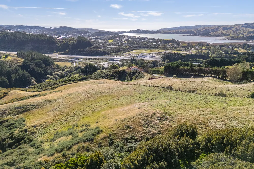 Photos of 75E Paremata Haywards Road