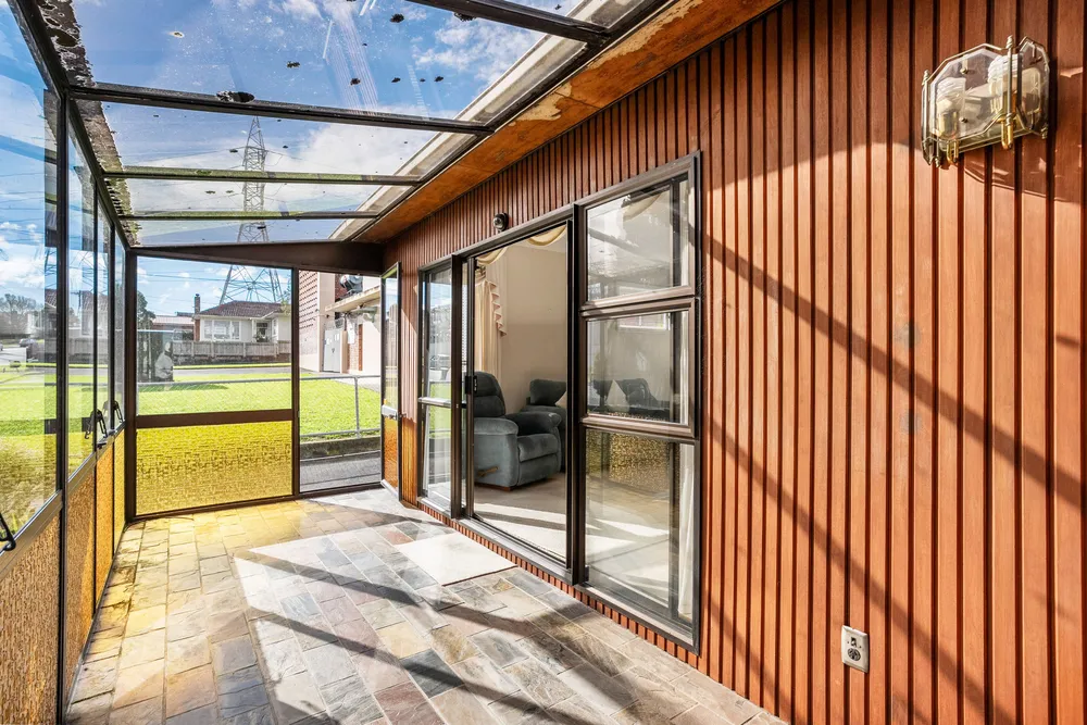 Photos of 40 White Swan Road