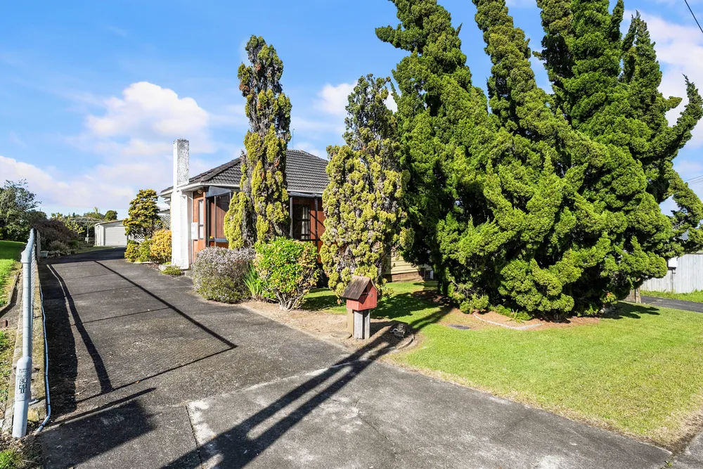 Photos of 40 White Swan Road