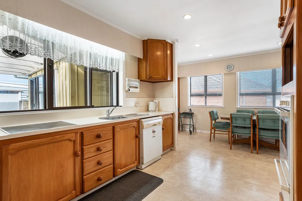 Photos of 40 White Swan Road