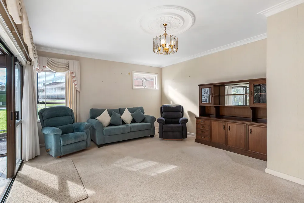 Photos of 40 White Swan Road