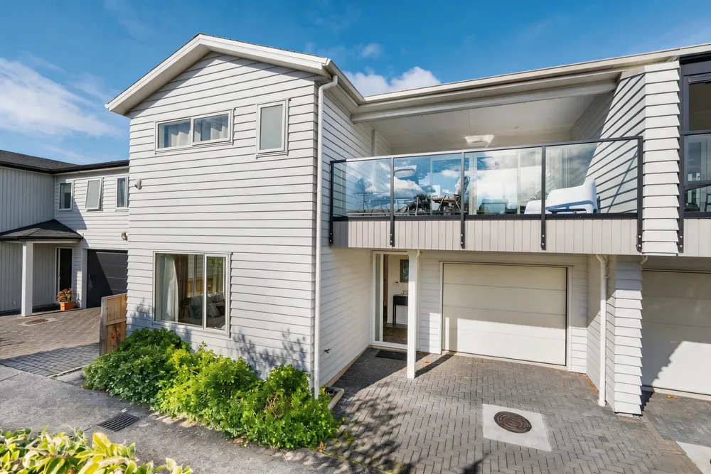 Photos of 39B Spring Street