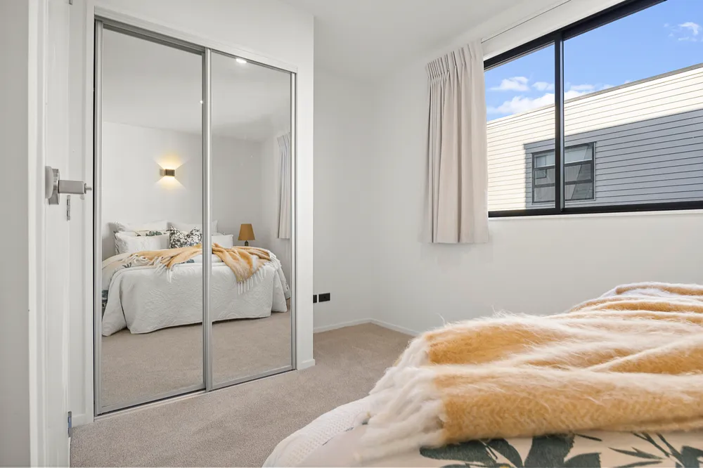 Photos of 387D Ellerslie-Panmure Highway