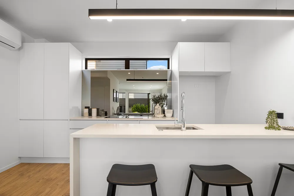 Photos of 387D Ellerslie-Panmure Highway