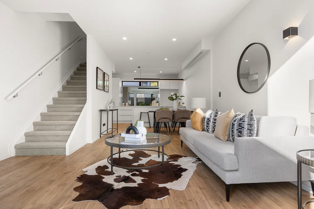 Photos of 387D Ellerslie-Panmure Highway