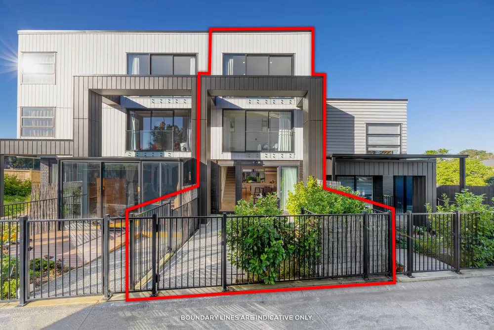 Photos of 387D Ellerslie-Panmure Highway