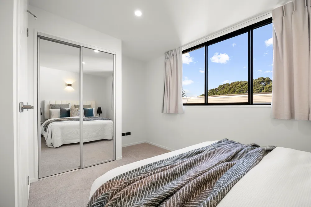 Photos of 387D Ellerslie-Panmure Highway