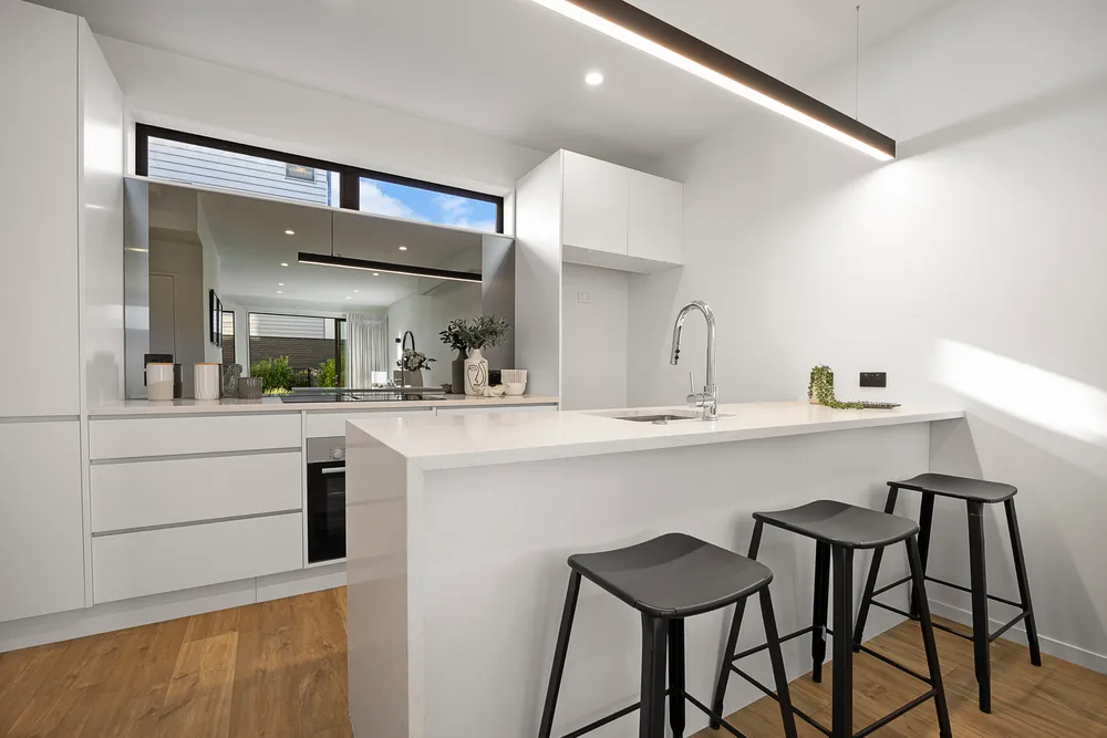 Photos of 387D Ellerslie-Panmure Highway