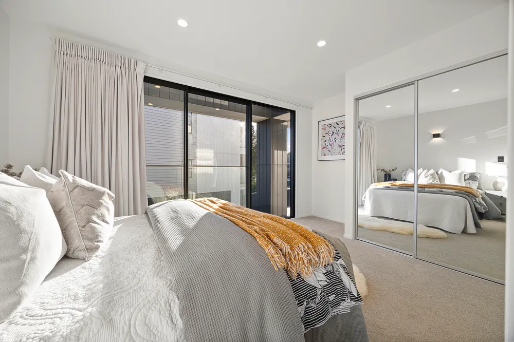 Photos of 387D Ellerslie-Panmure Highway