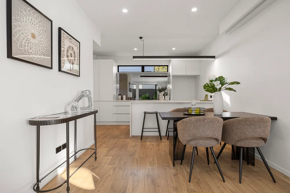 Photos of 387D Ellerslie-Panmure Highway