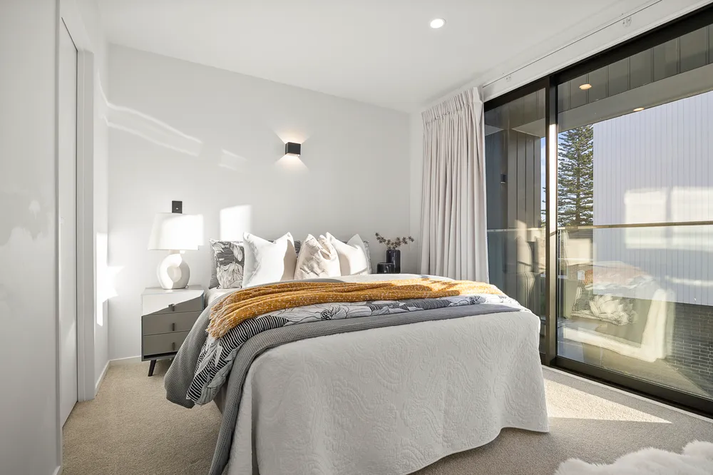 Photos of 387D Ellerslie-Panmure Highway