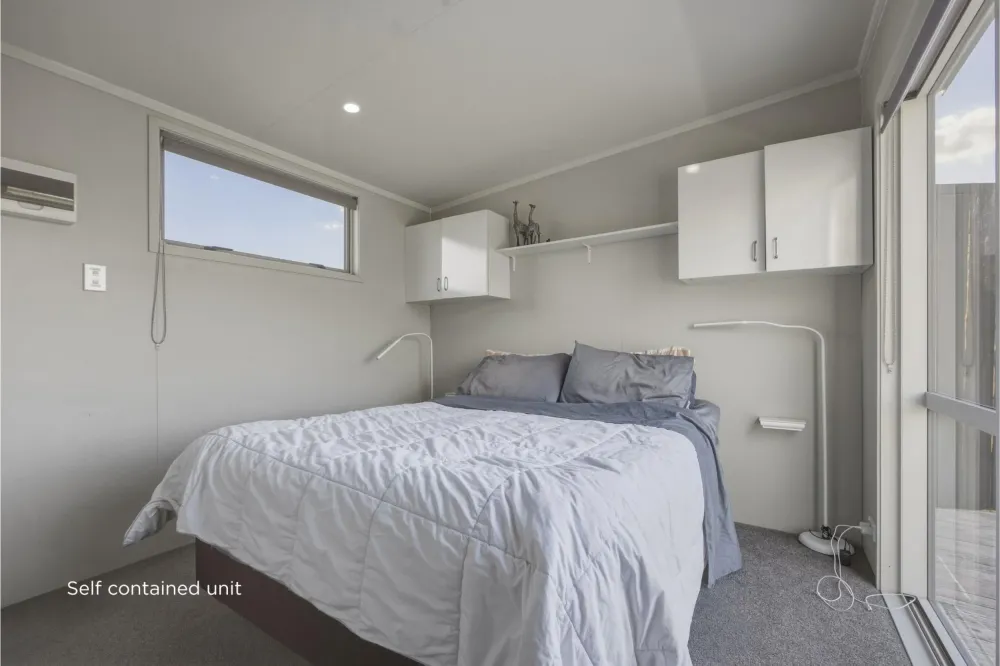Photos of 95A Limmer Road