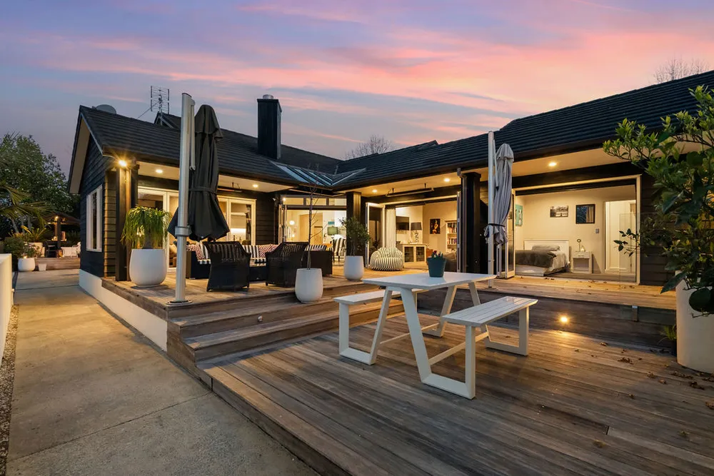 Photos of 6 River Oaks Drive