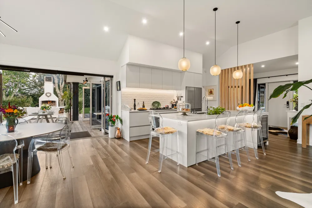Photos of 6 River Oaks Drive