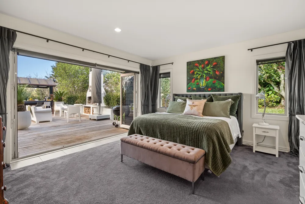 Photos of 6 River Oaks Drive