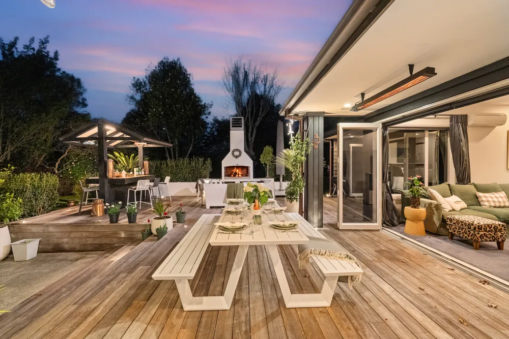 Photos of 6 River Oaks Drive