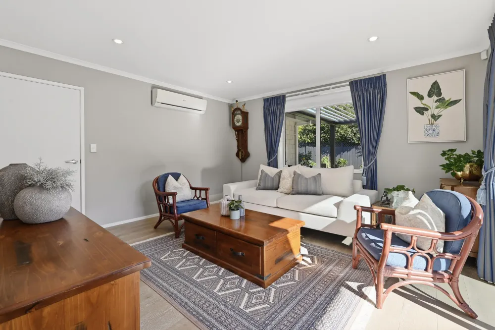 Photos of 15 Hansard Place
