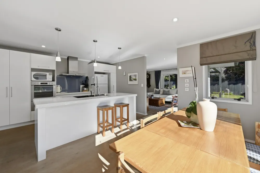 Photos of 15 Hansard Place