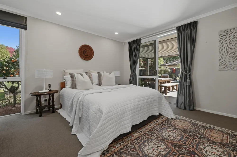 Photos of 15 Hansard Place
