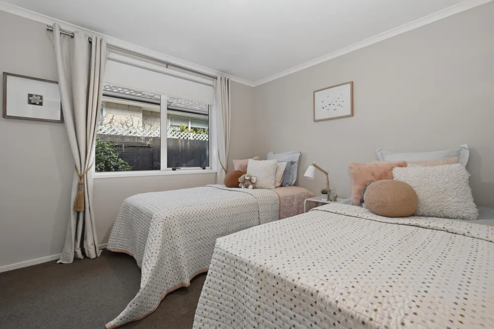 Photos of 15 Hansard Place