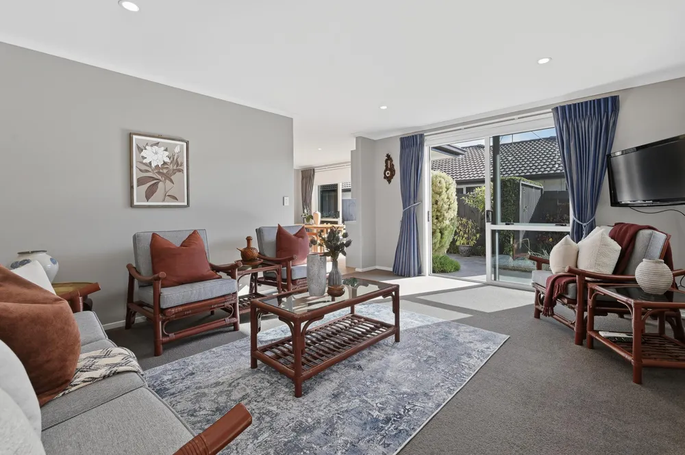 Photos of 15 Hansard Place