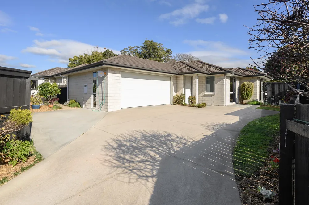 Photos of 15 Hansard Place