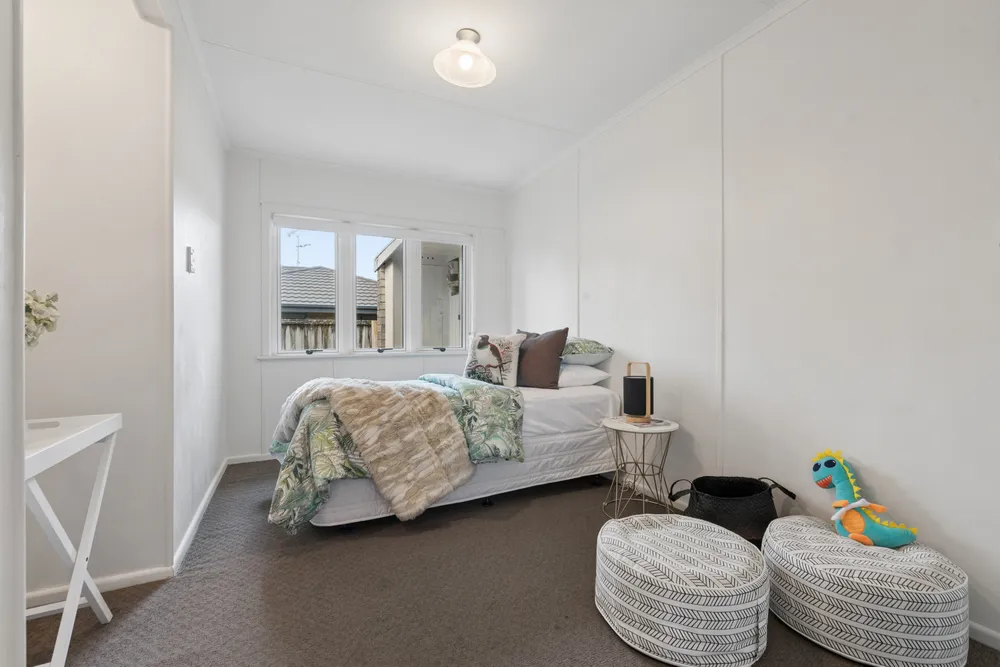 Photos of 75 Clevedon Road