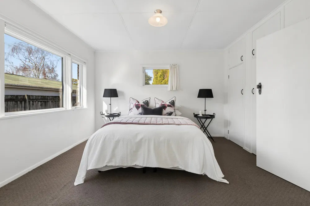 Photos of 75 Clevedon Road
