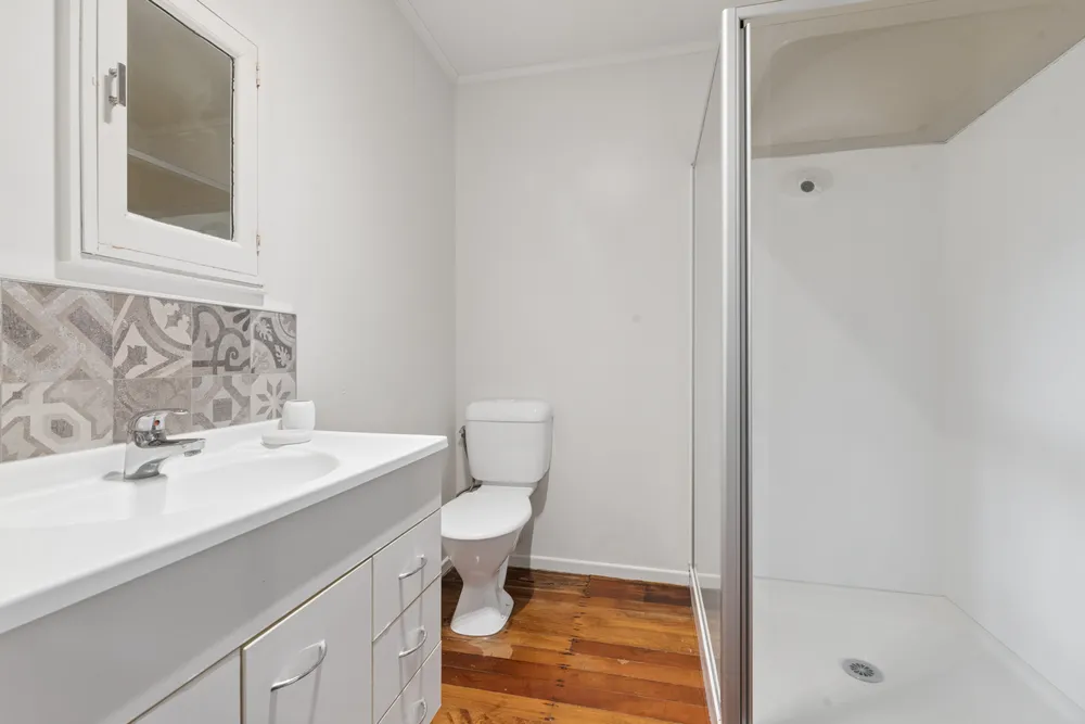 Photos of 75 Clevedon Road