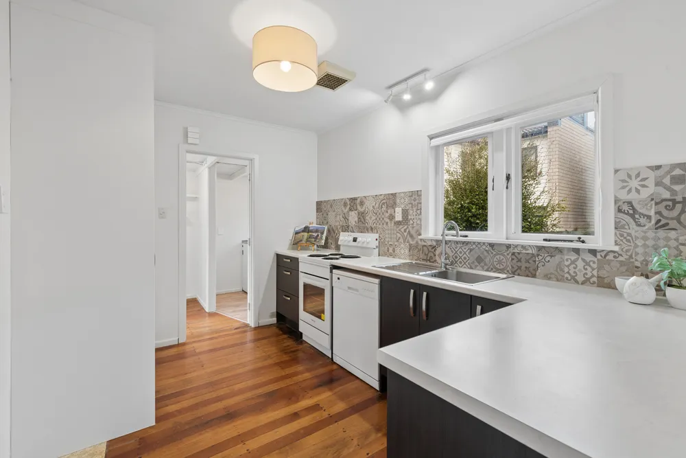 Photos of 75 Clevedon Road