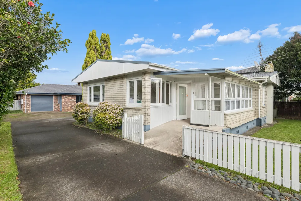 Photos of 75 Clevedon Road