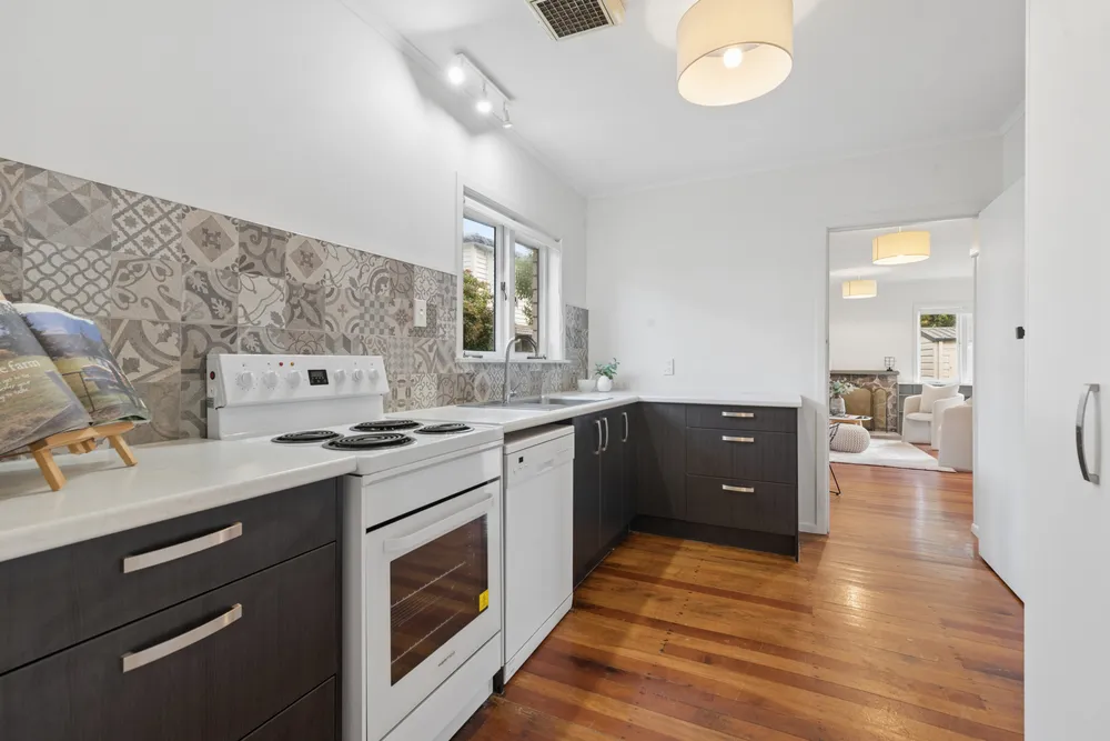 Photos of 75 Clevedon Road