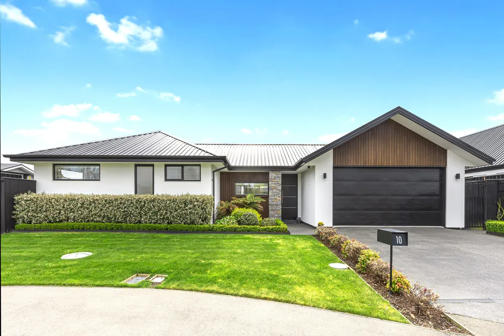 Photos of 10 Lyall Lane