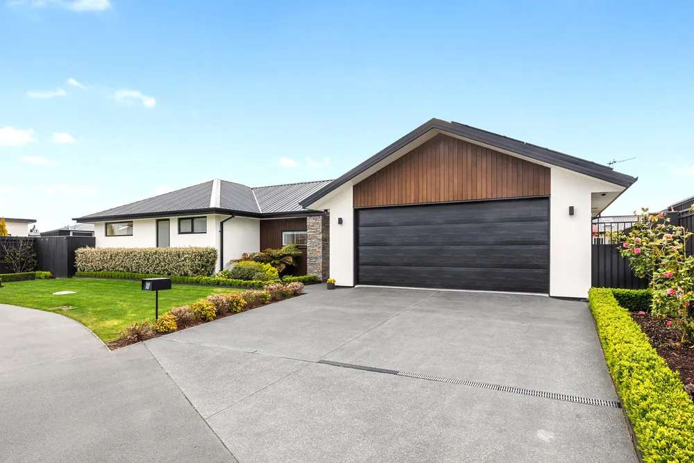 Photos of 10 Lyall Lane