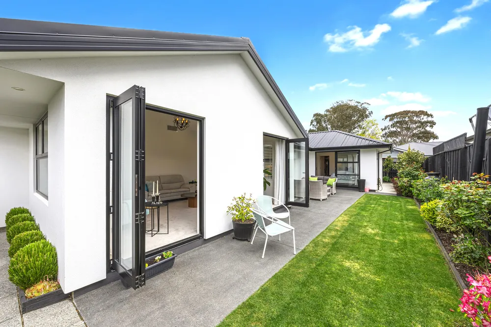 Photos of 10 Lyall Lane