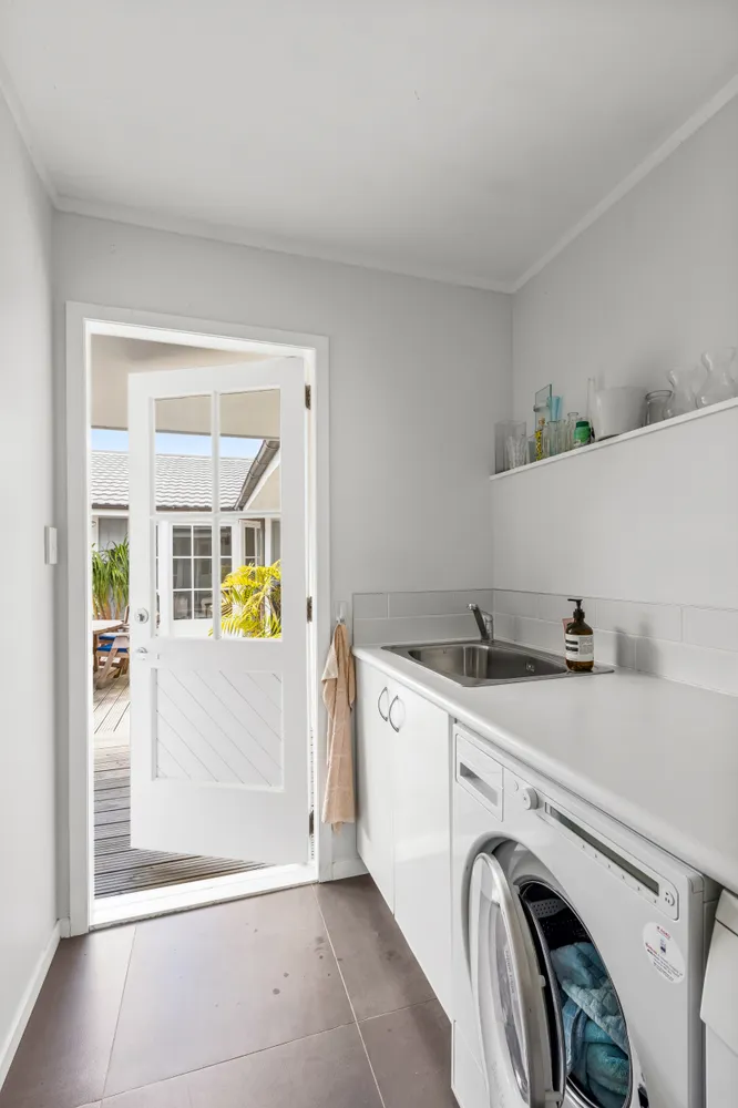Photos of 25 Whitby Crescent